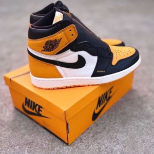 New Seasonal Black And Yellow Jordan 1 Retro High OG