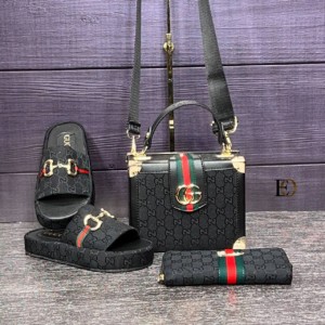 Gucci Purse And Slide Shoes The Perfect Giftset
